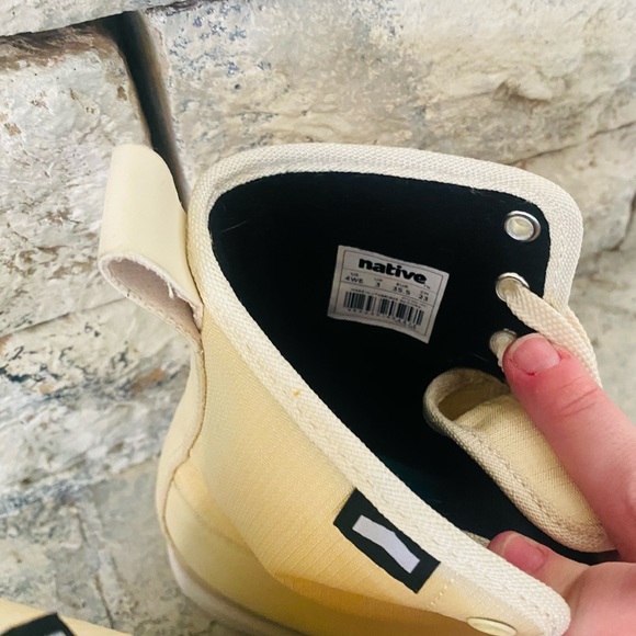 NATIVE Sneakers Johnny Treklite Bone White/Shell - Picture 7 of 16